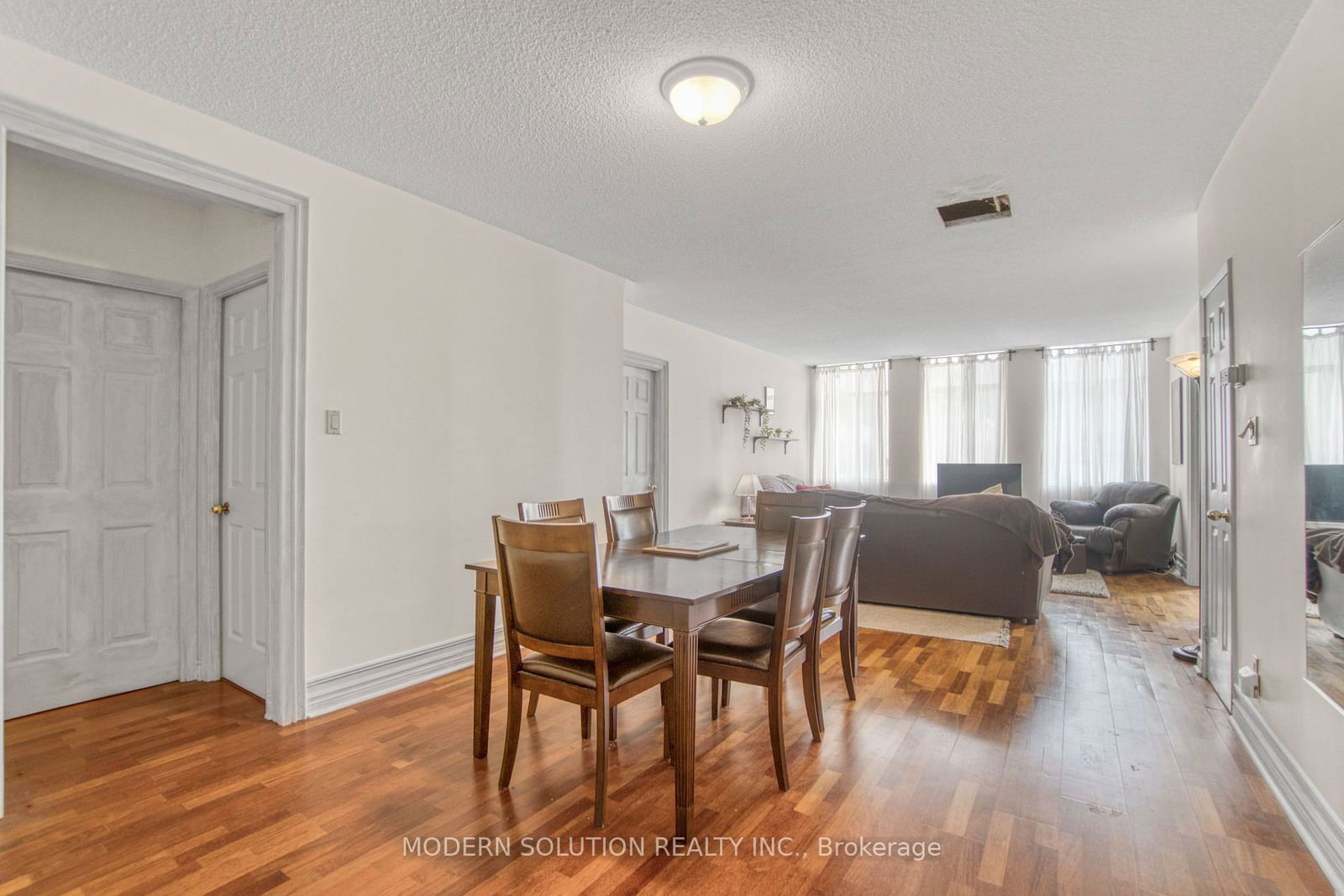 36 James St S, unit 302 for sale - image #4