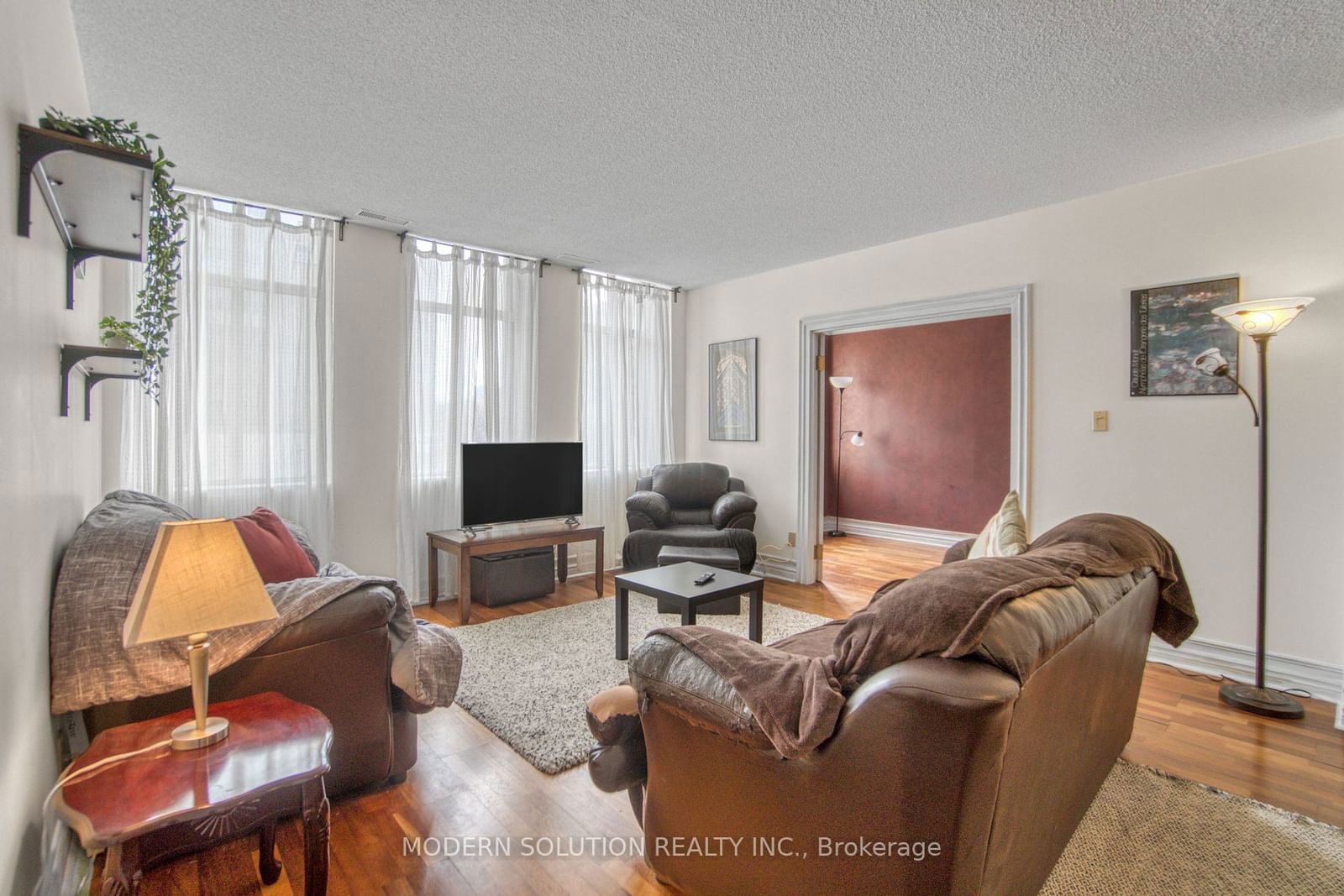 36 James St S, unit 302 for sale