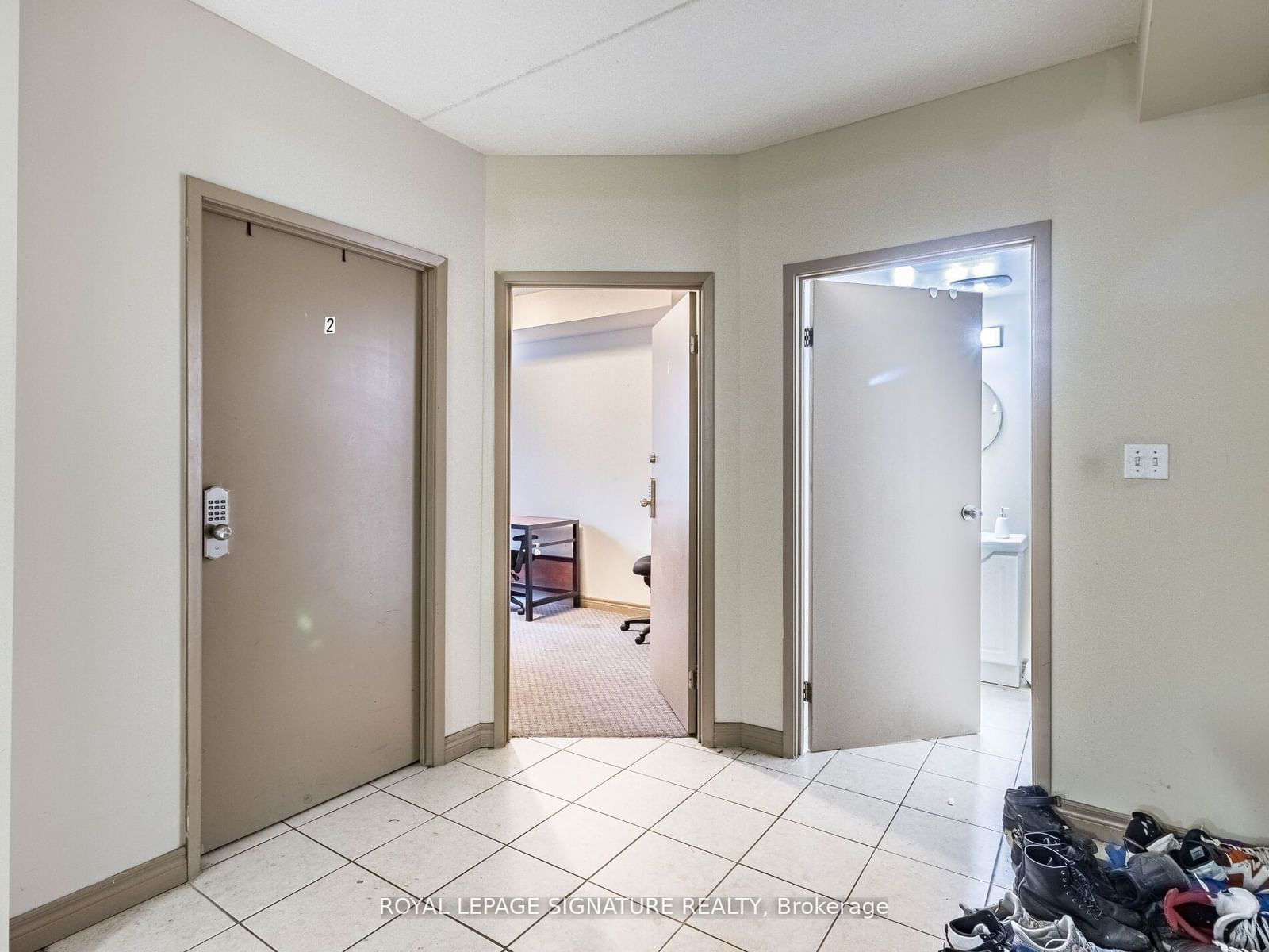 251 Lester St, unit 206 for sale - image #15