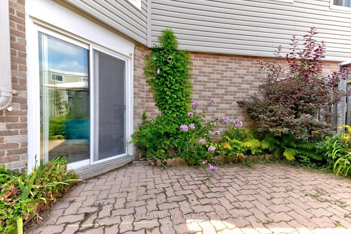 60 Elmsdale Dr, unit 19 for sale - image #37