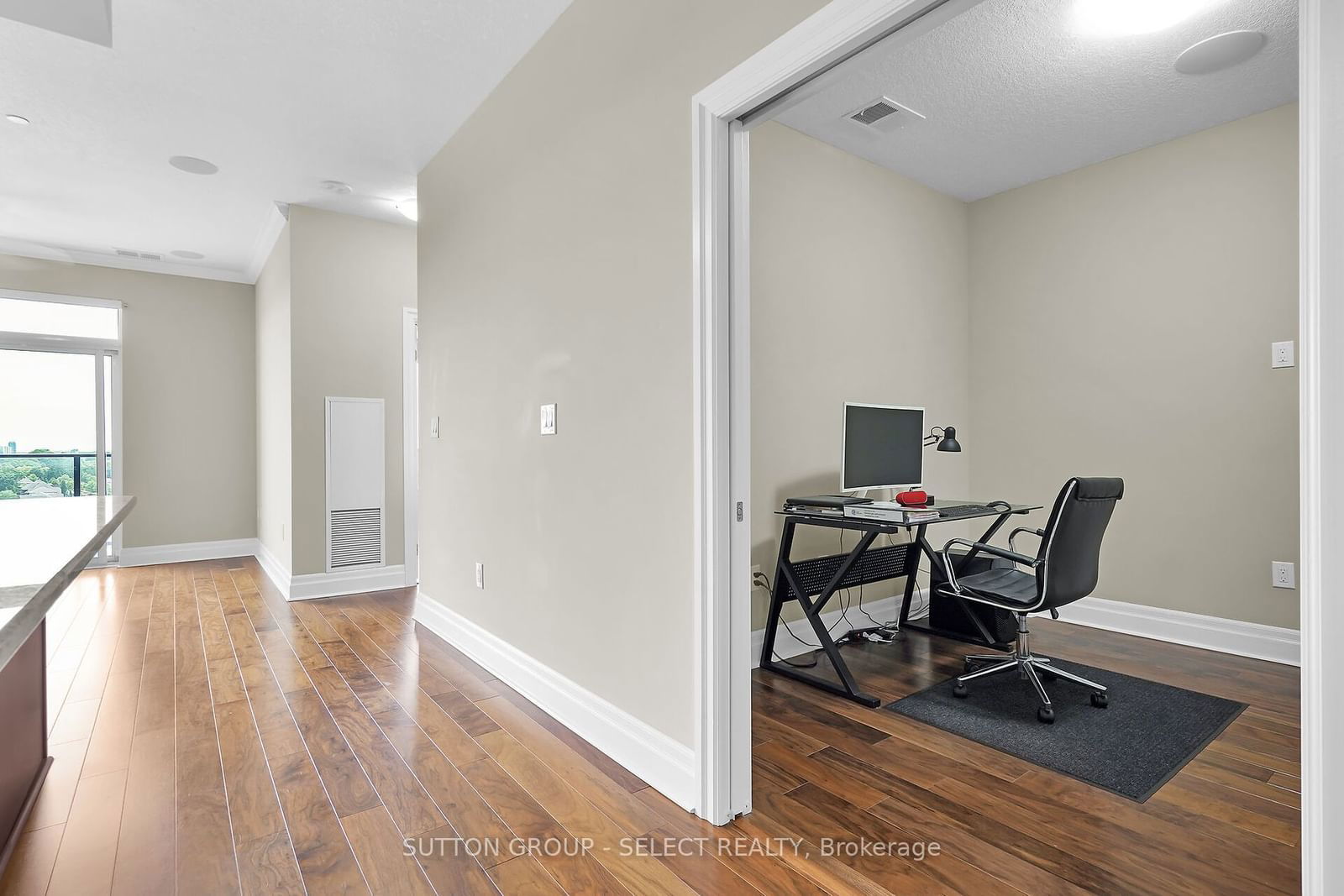 240 Villagewalk Blvd, unit 1303 for sale - image #24