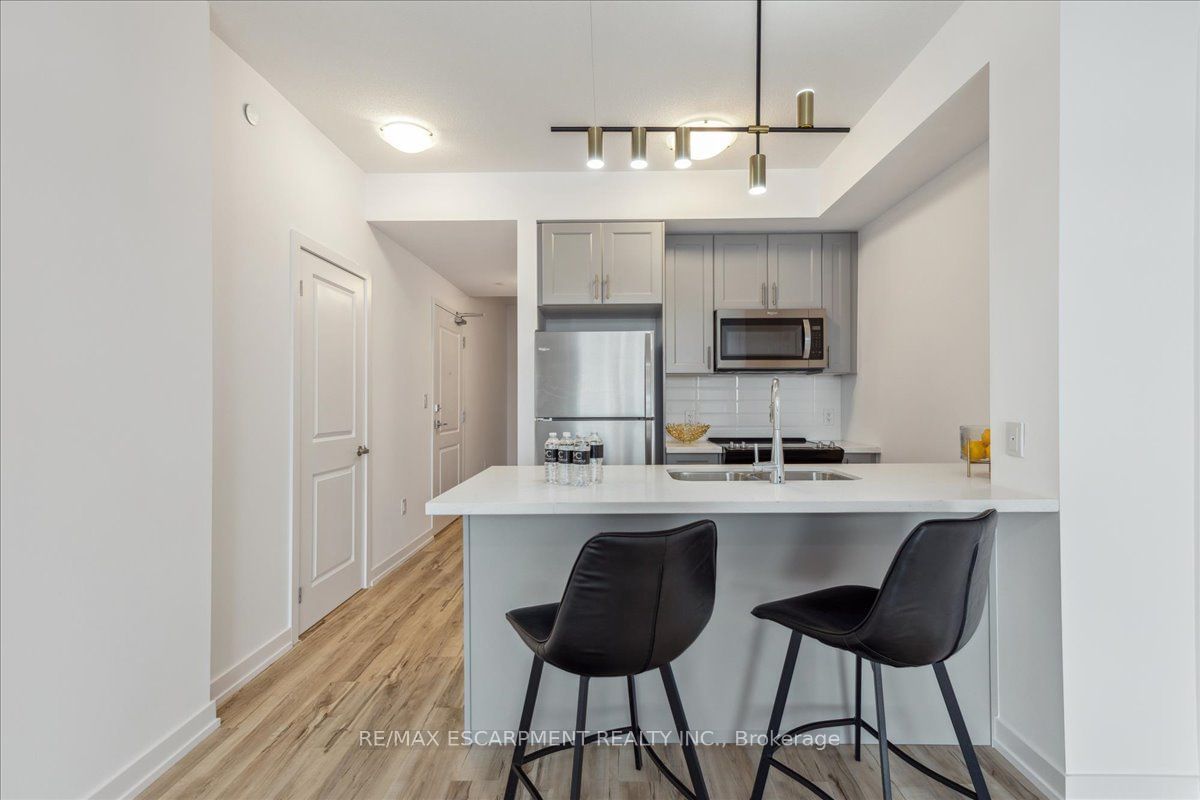 450 Dundas St E, unit 1001 for sale - image #1