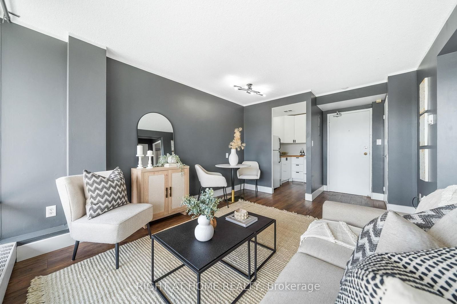 150 Charlton Ave E, unit 2907 for sale - image #14