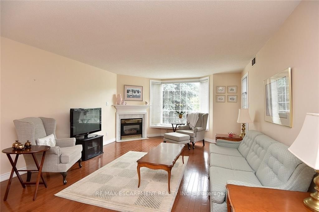 970 Golf Links Rd, unit 202 for sale - image #10