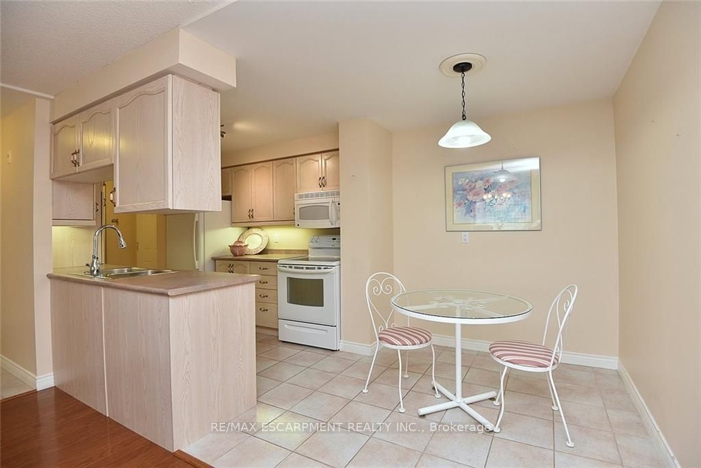 970 Golf Links Rd, unit 202 for sale - image #17