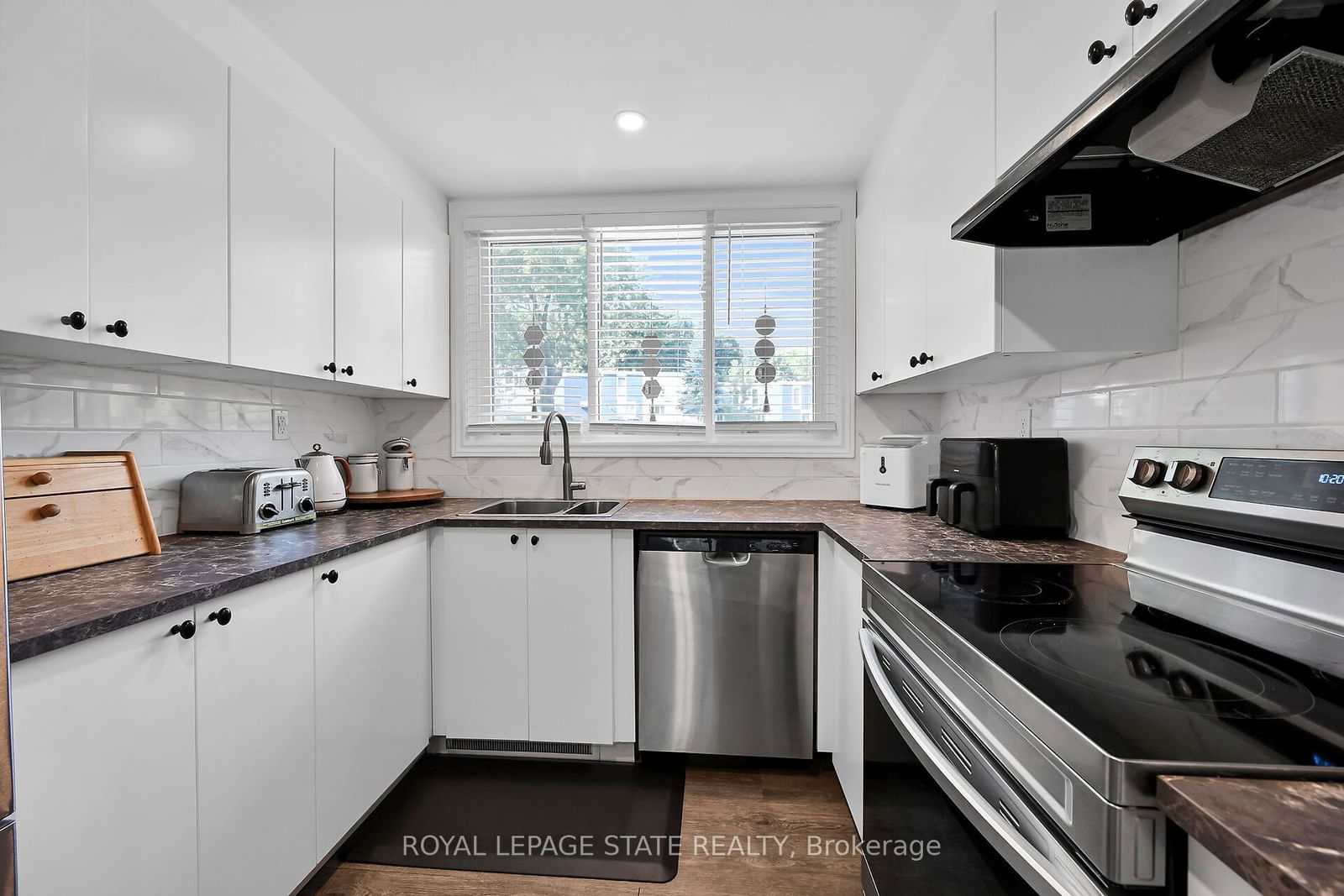 25 Britten Clse, unit A15 for sale - image #13