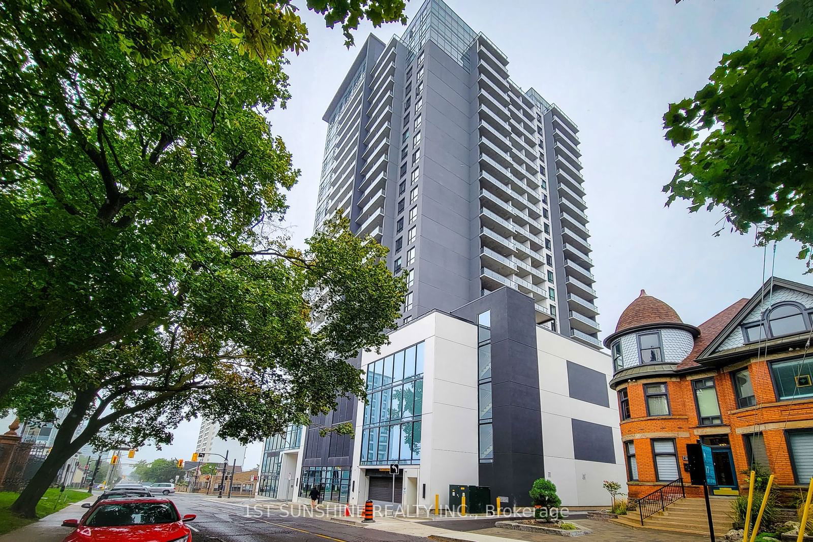 15 Queen St S, unit 1703 for sale