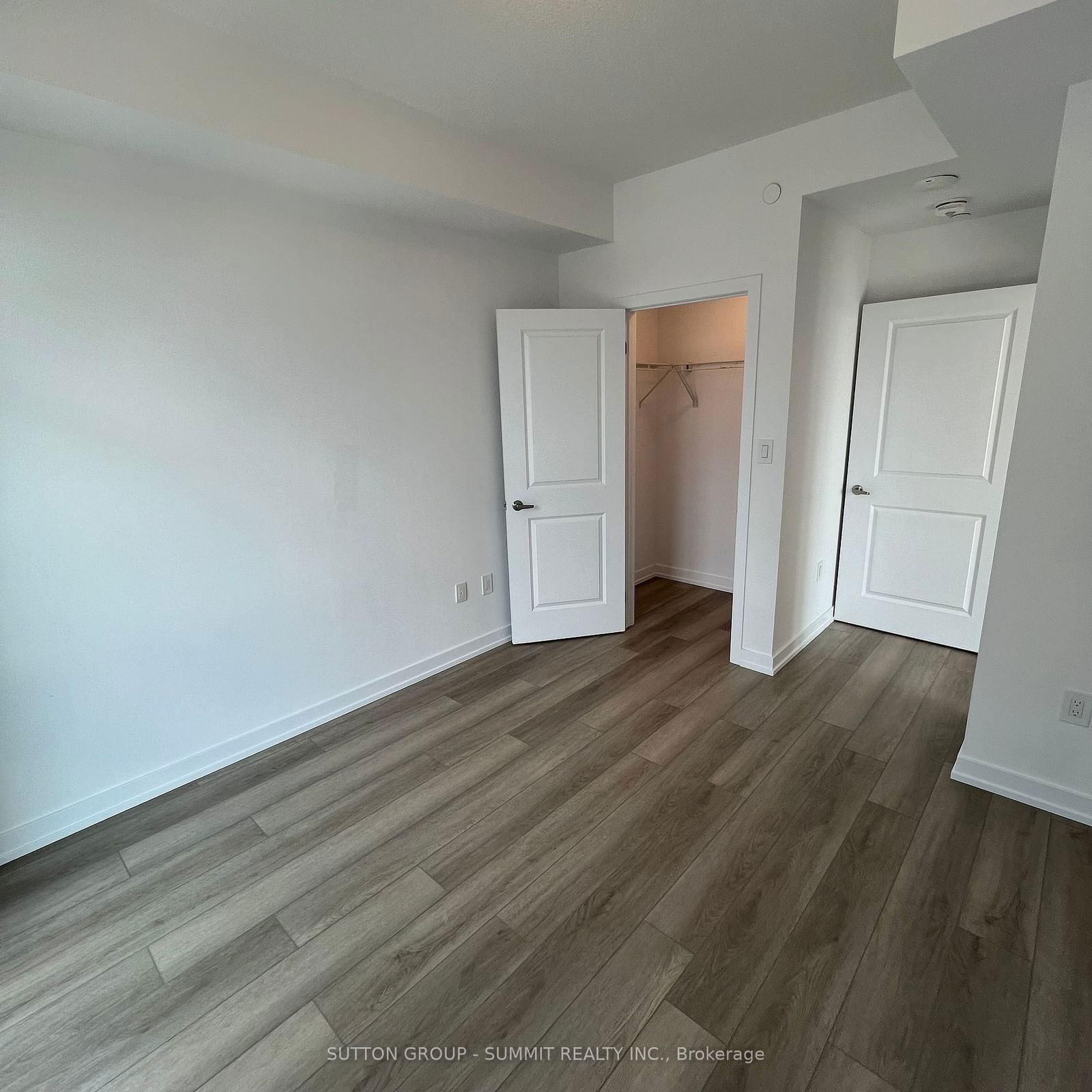 460 Dundas St E, unit 227 for rent