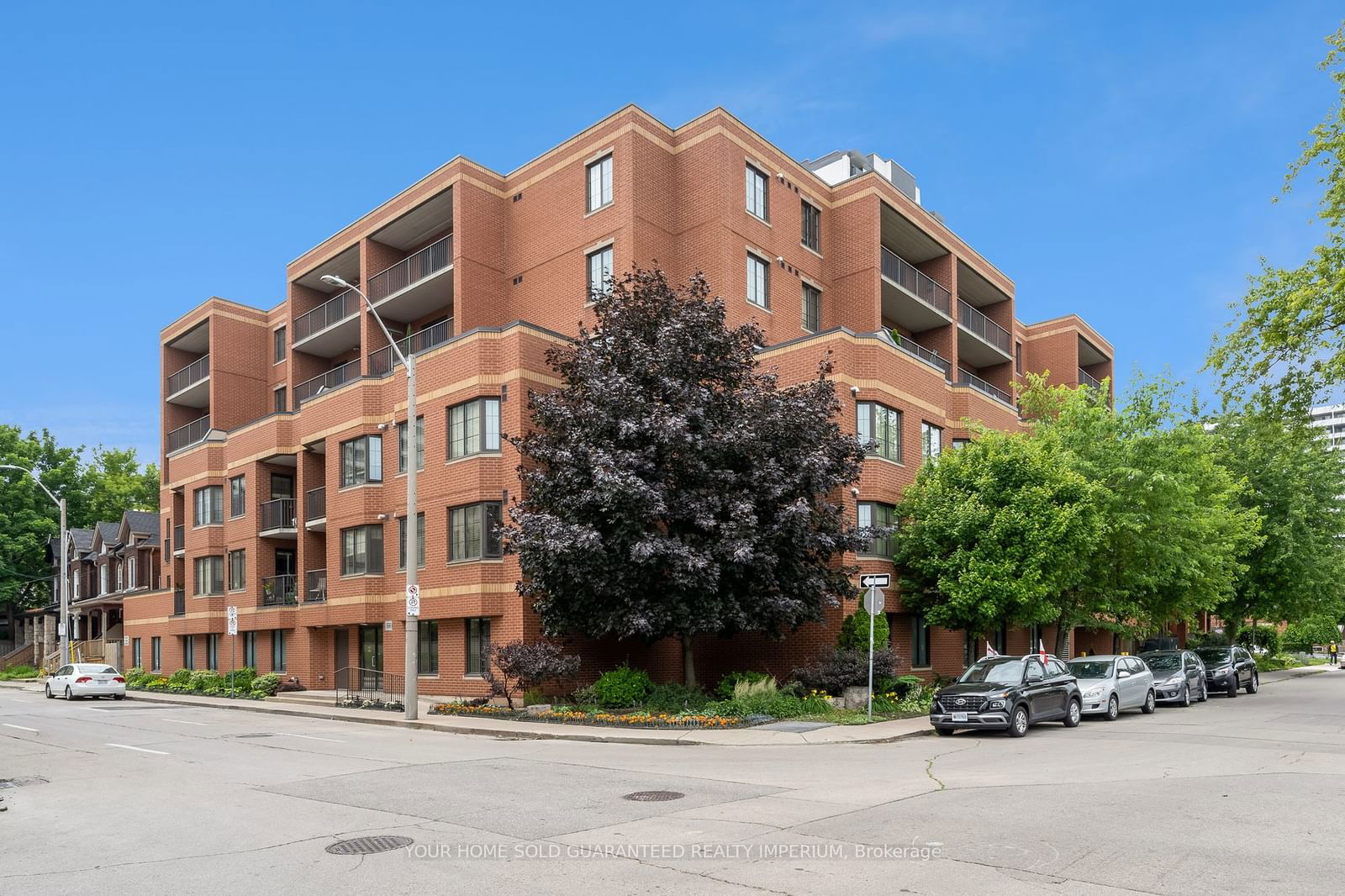 47 Caroline St N, unit 209 for sale