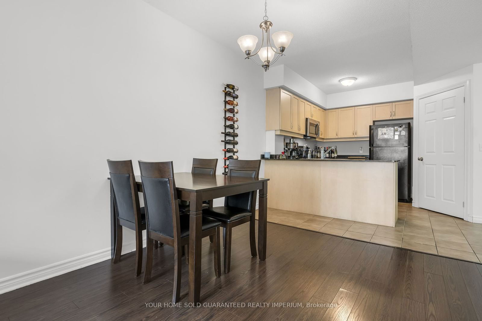 47 Caroline St N, unit 209 for sale