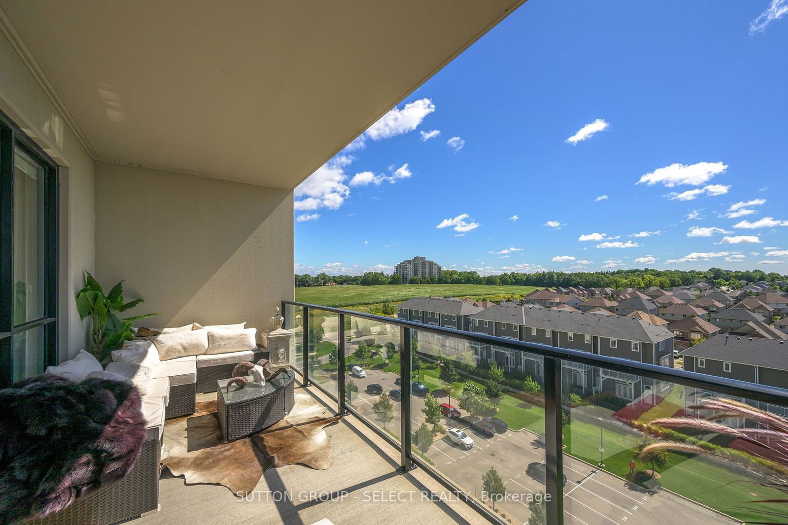 240 Villagewalk Blvd, unit 810 for sale - image #22