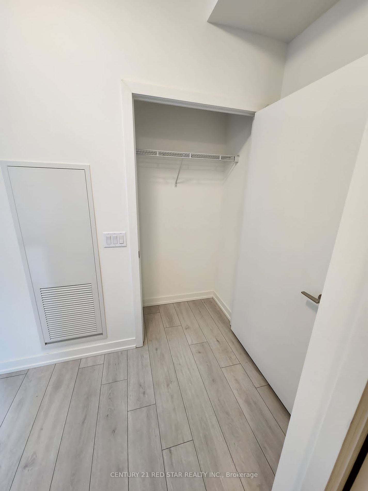 55 Duke St W, unit 601 for rent - image #10