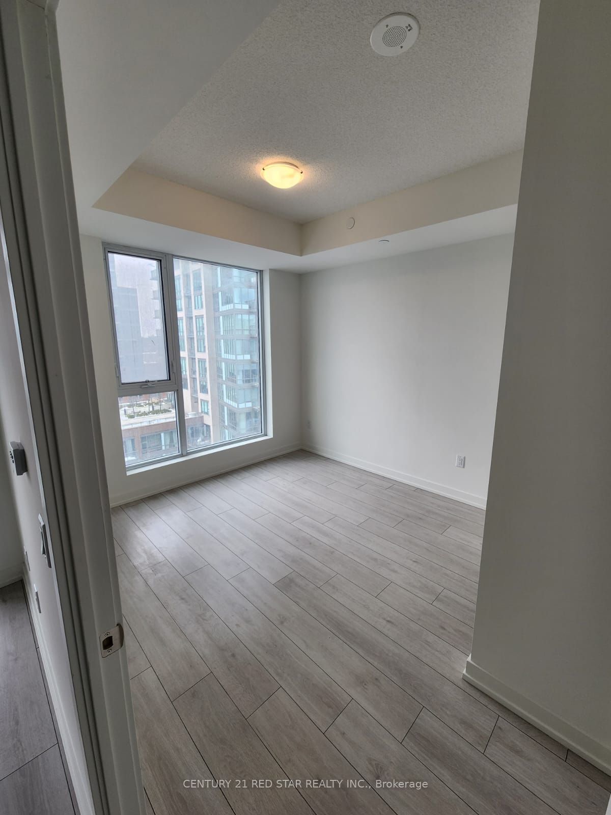 55 Duke St W, unit 601 for rent