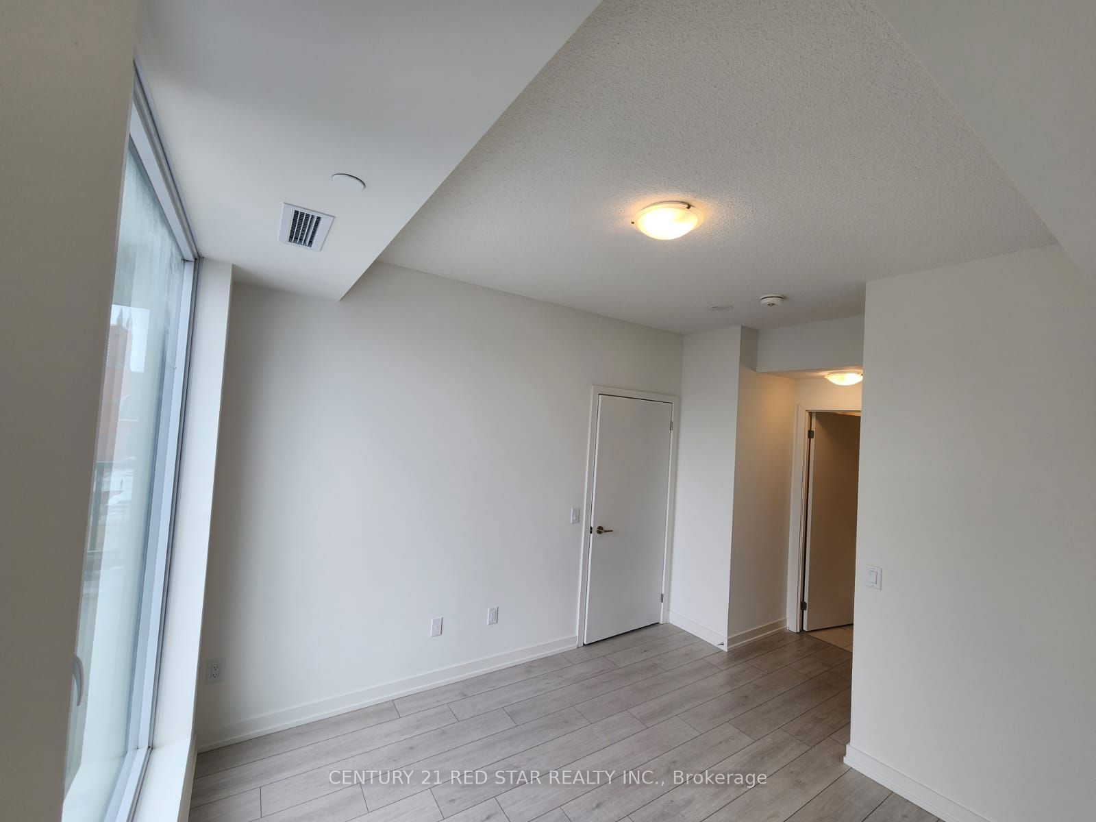 55 Duke St W, unit 601 for rent