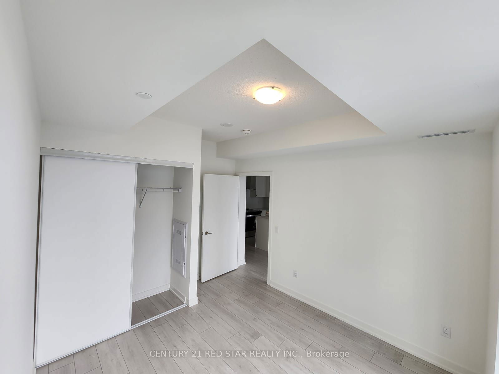 55 Duke St W, unit 601 for rent