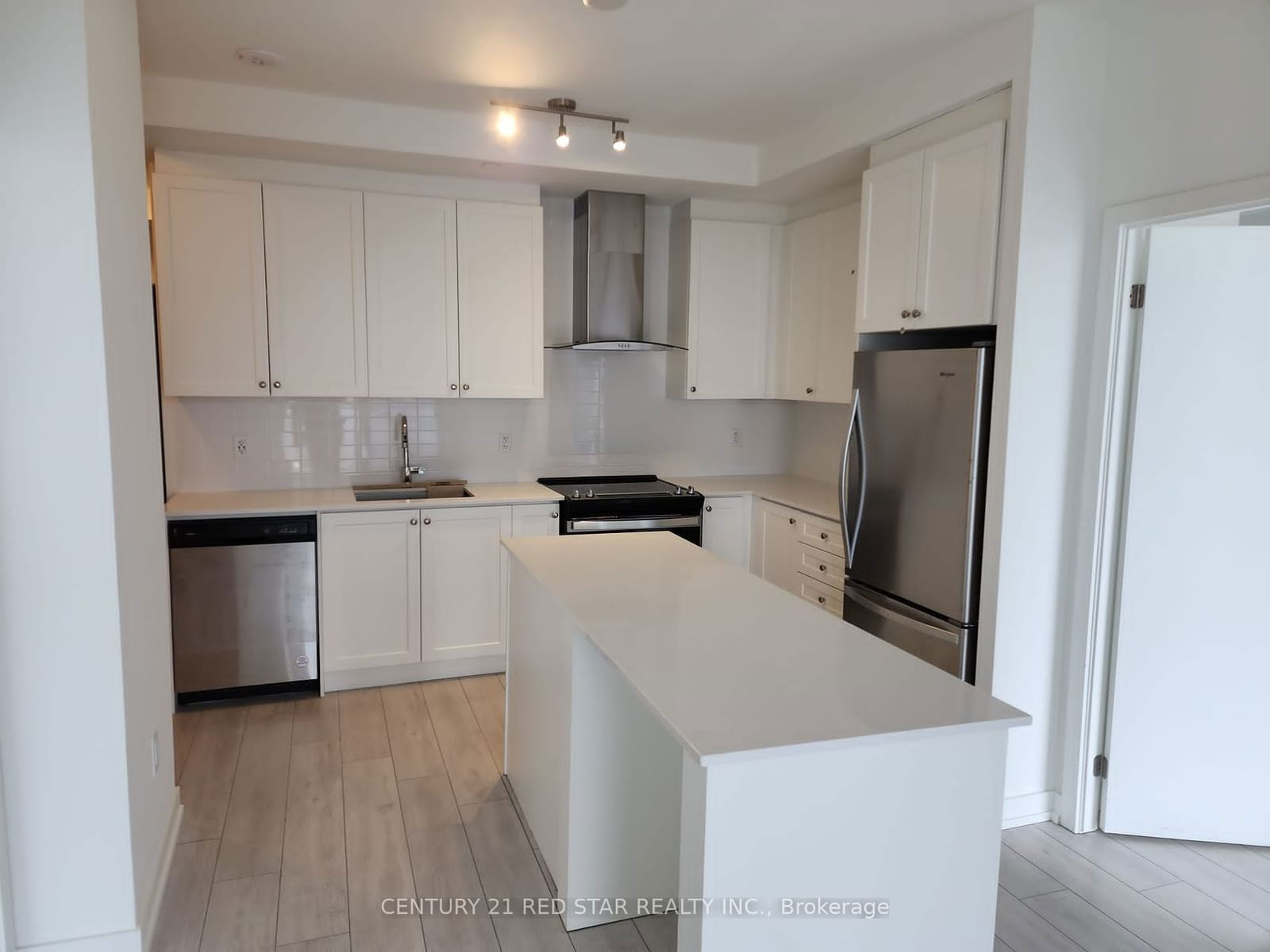 55 Duke St W, unit 601 for rent