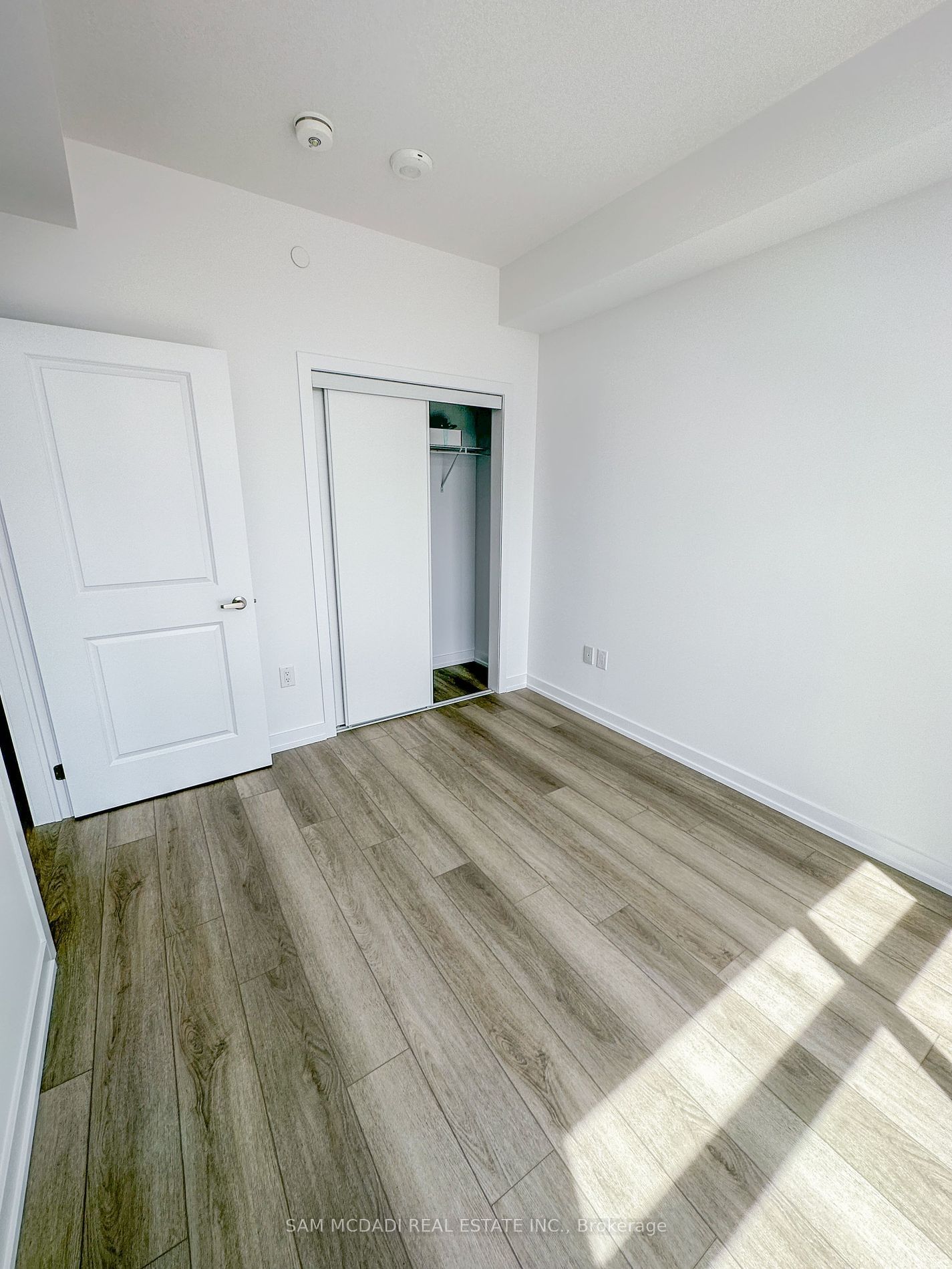 460 Dundas St E, unit 213 for rent - image #11