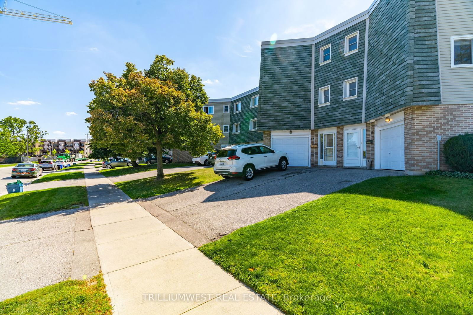 60 Elmsdale Dr, unit 13 for sale - image #40