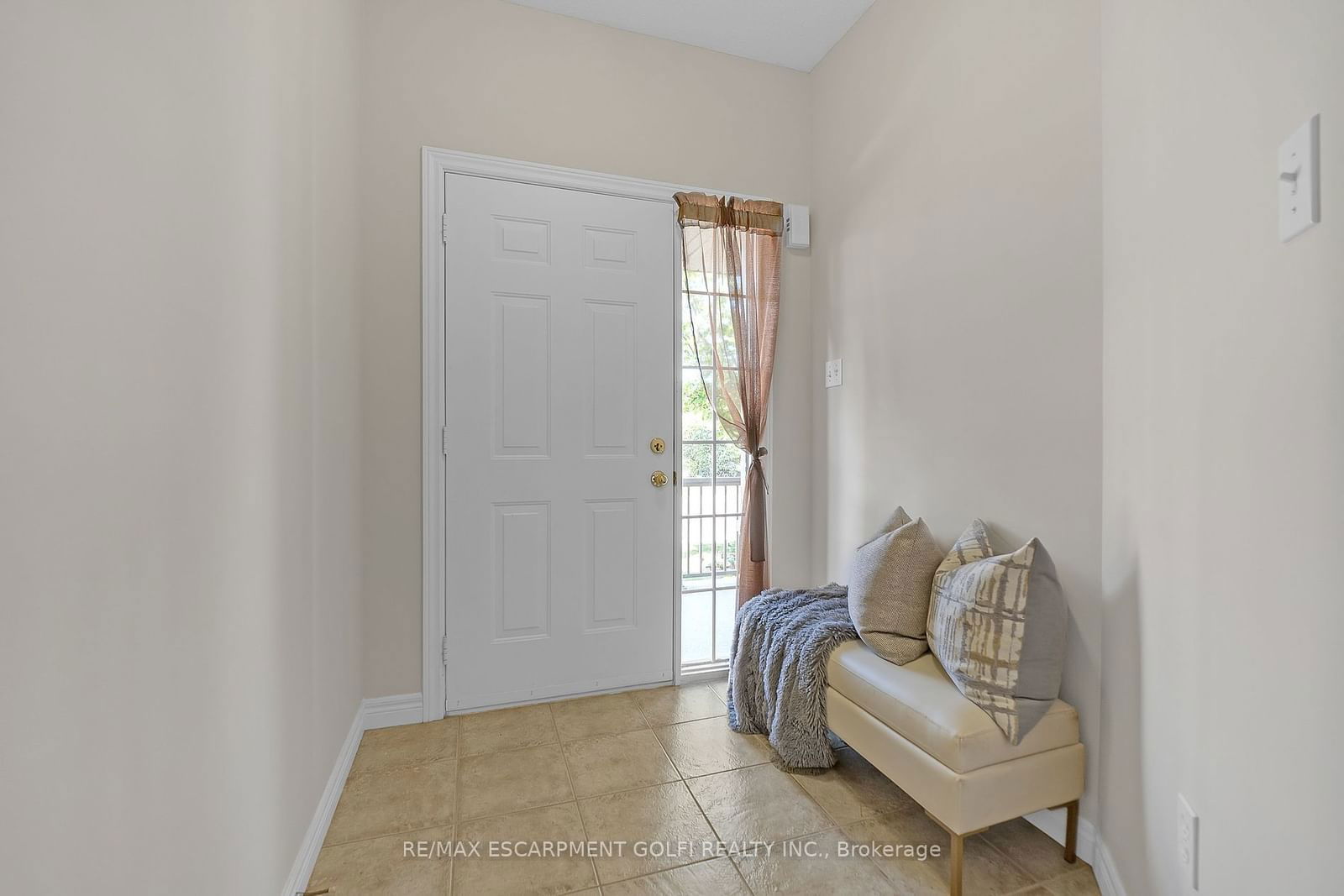 130 Southbrook Dr, unit 15 for sale - image #5