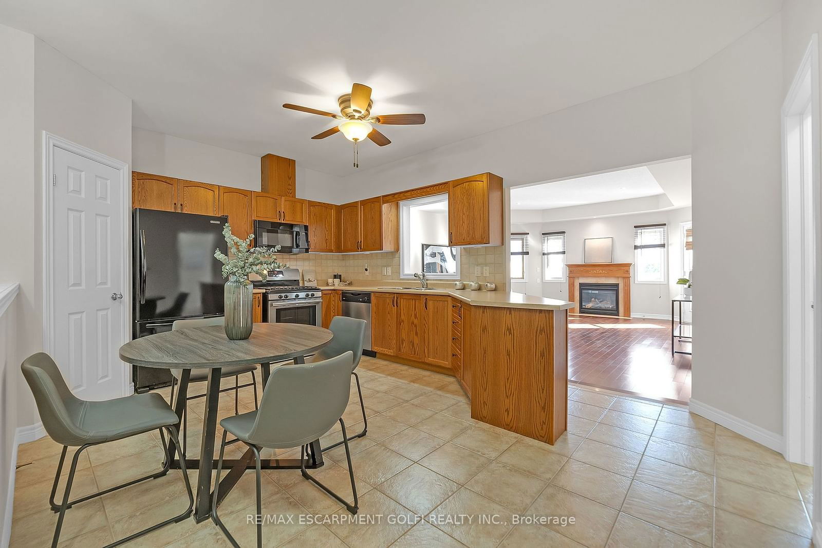 130 Southbrook Dr, unit 15 for sale - image #8