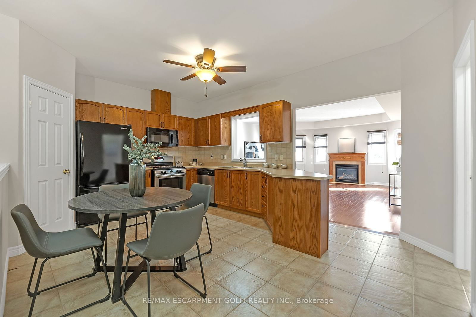 130 Southbrook Dr, unit 15 for sale - image #9