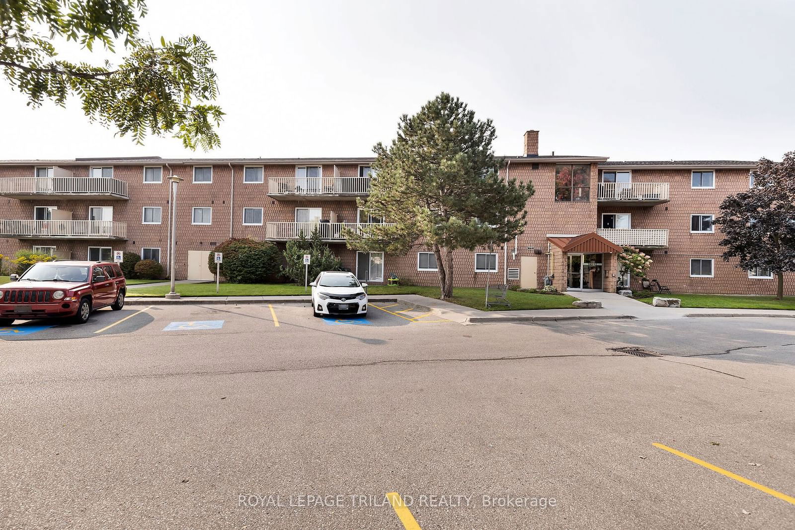 1588 Ernest Ave, unit 206 for sale - image #1