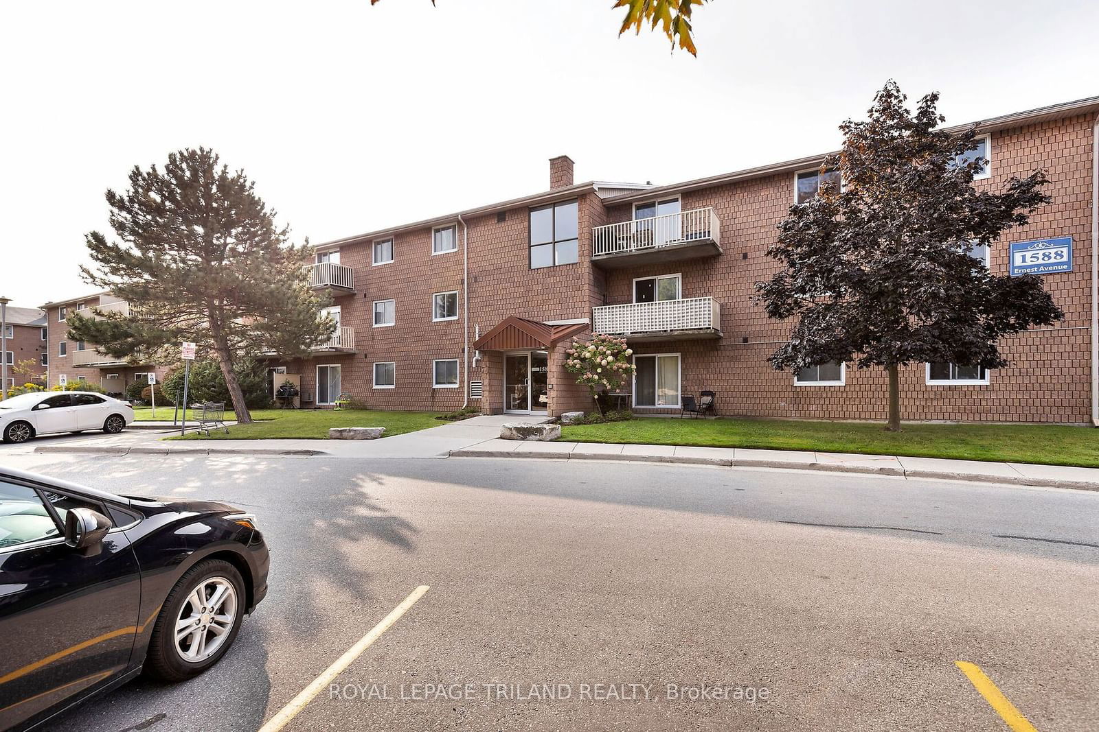 1588 Ernest Ave, unit 206 for sale