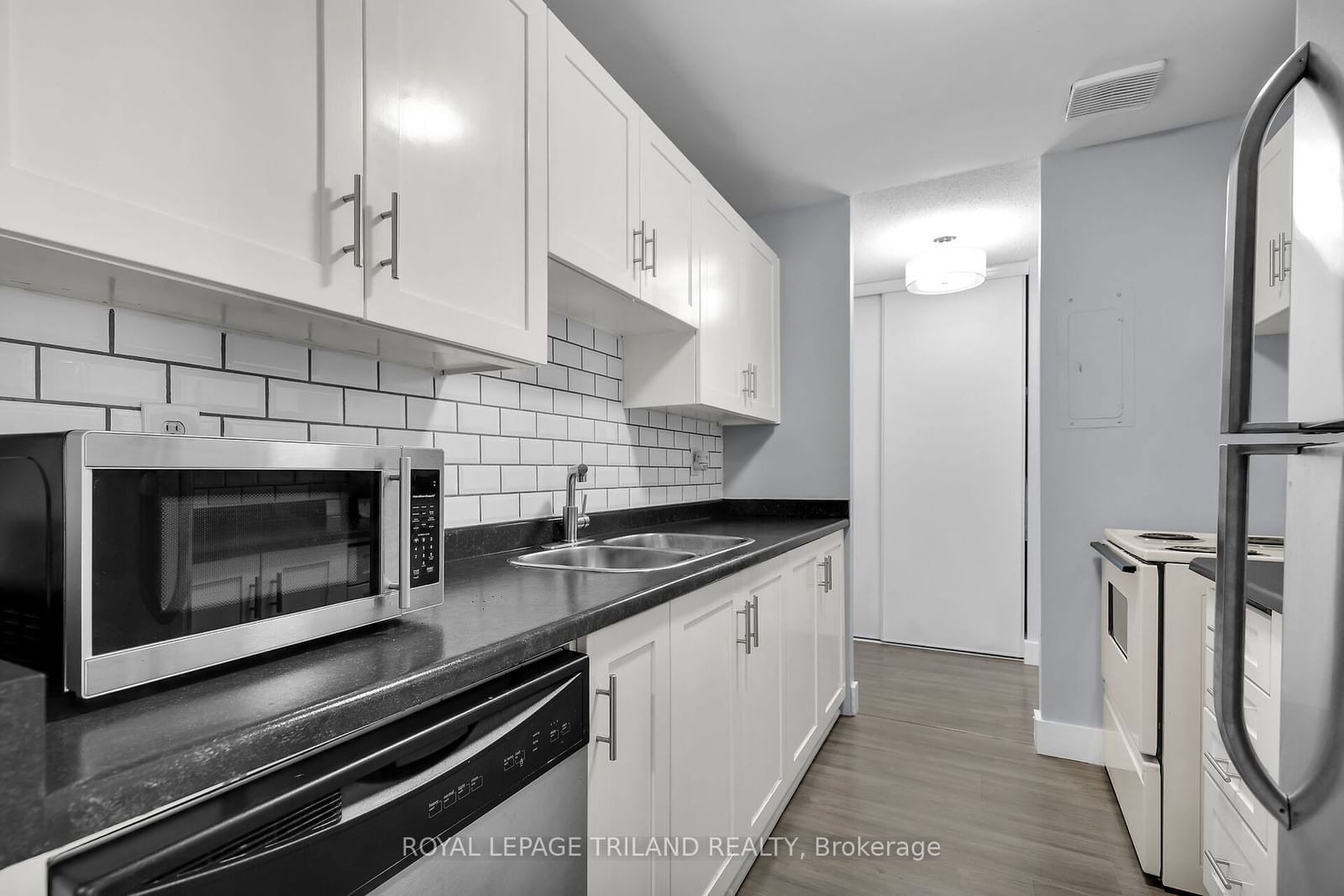 1588 Ernest Ave, unit 206 for sale - image #7