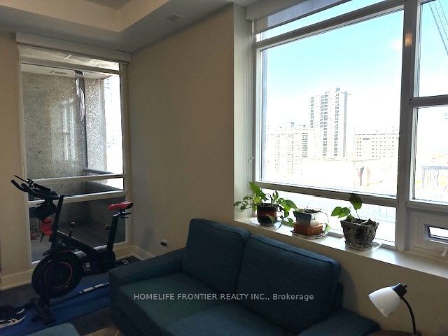 150 Main St W, unit 710 for sale