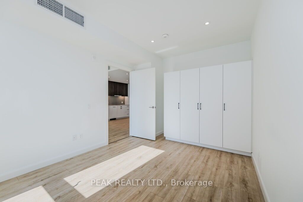 741 King St W, unit 1706 for sale