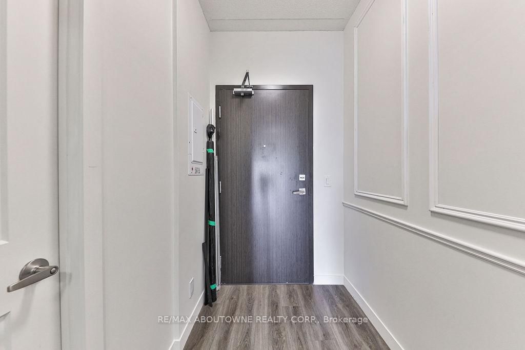 15 Queen St S, unit 1806 for rent