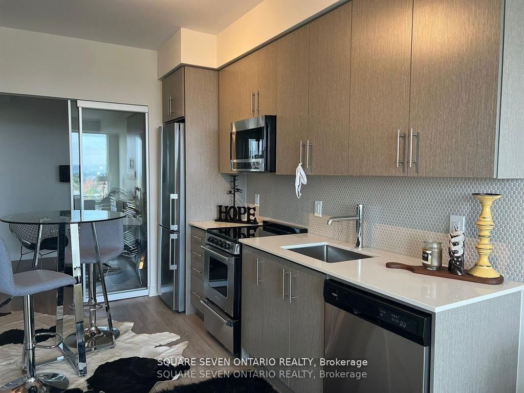 212 King William St, unit 1301 for sale