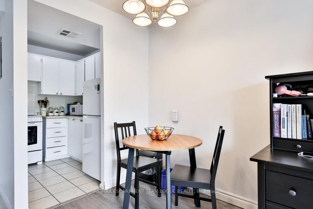 150 Charlton Ave E, unit 1705 for rent - image #12