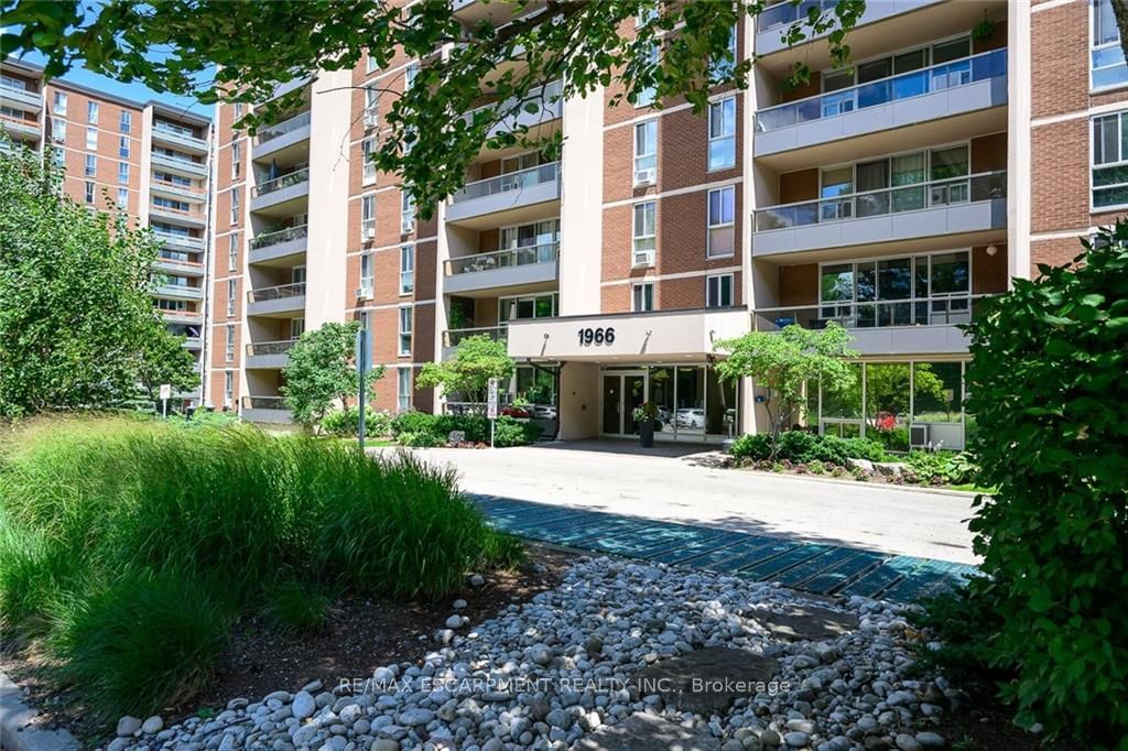 1966 Main St W, unit 1404 for sale