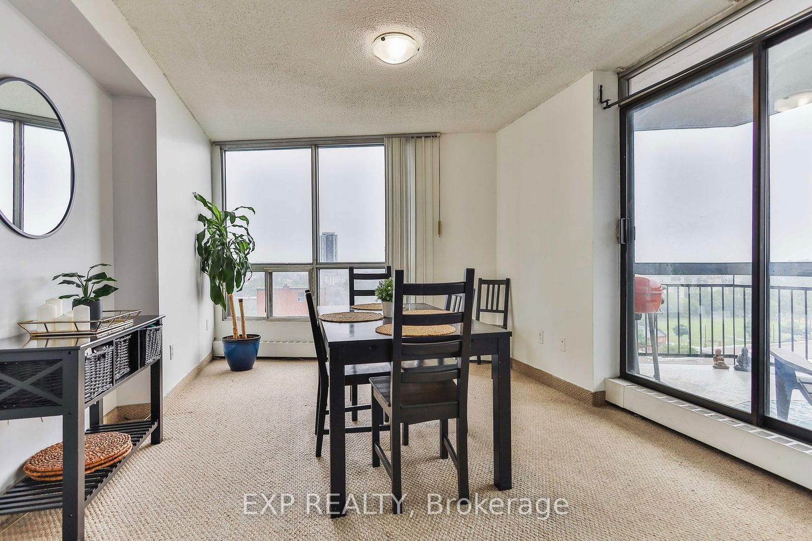 150 Charlton Ave E, unit 1102 for sale - image #8