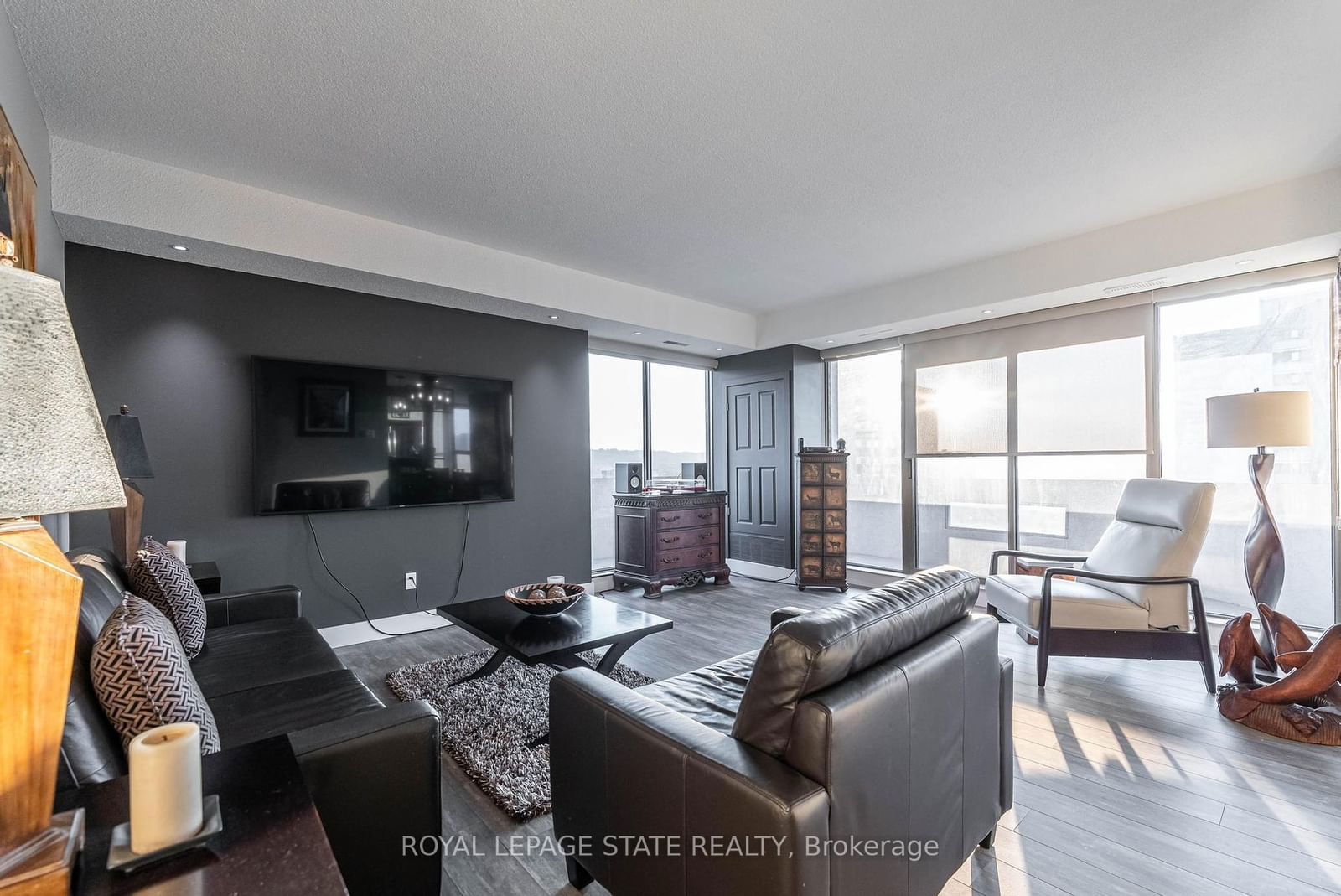 67 Caroline St S, unit 1703 for sale - image #25