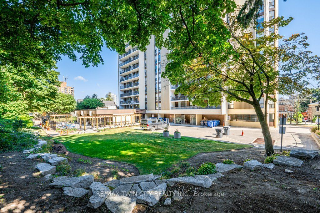 81 CHURCH St, unit 1002 for sale - image #26