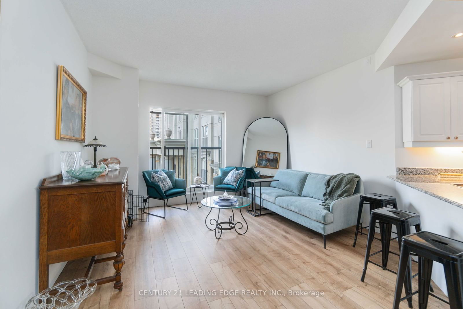 135 James St S, unit 315 for sale - image #1