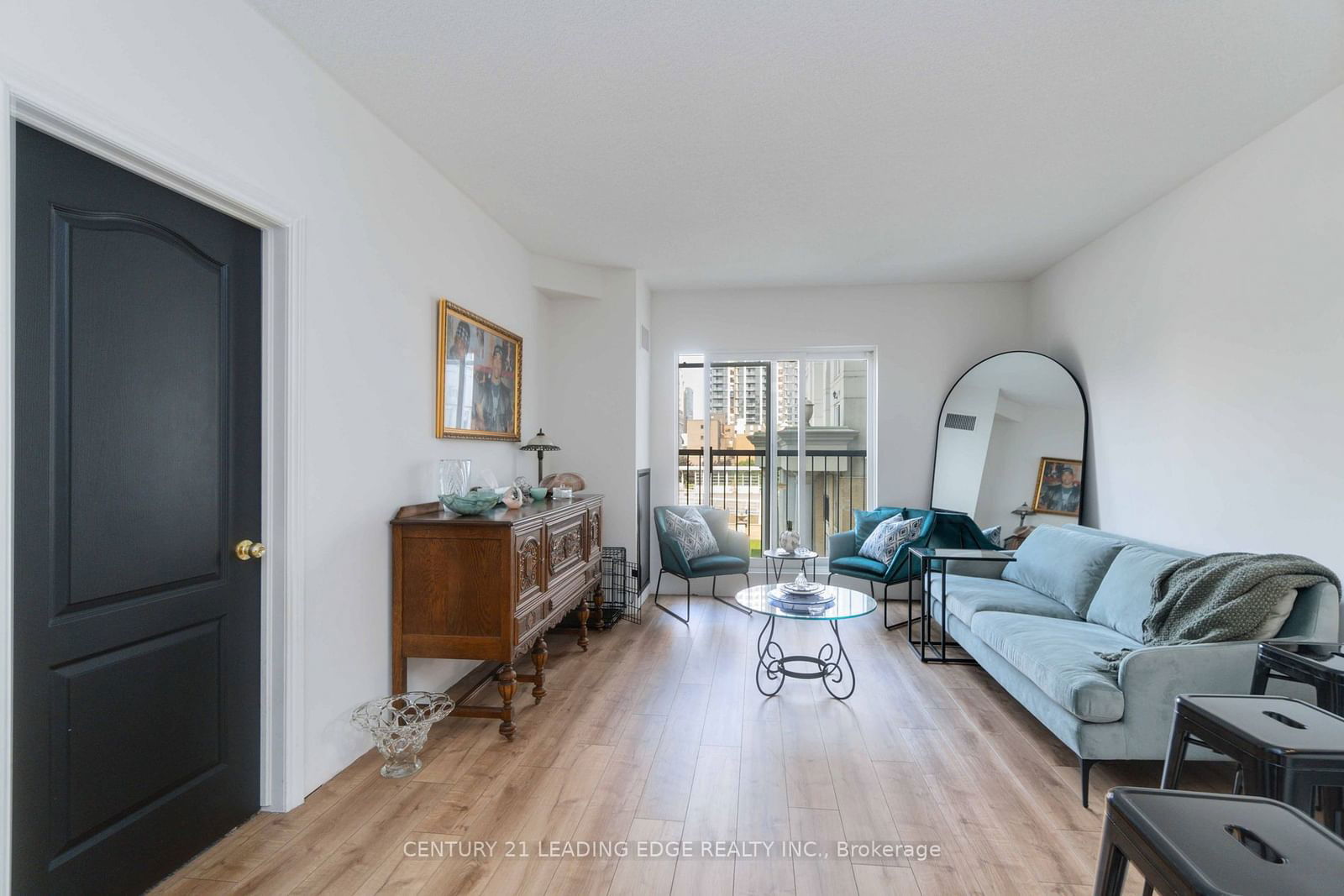 135 James St S, unit 315 for sale