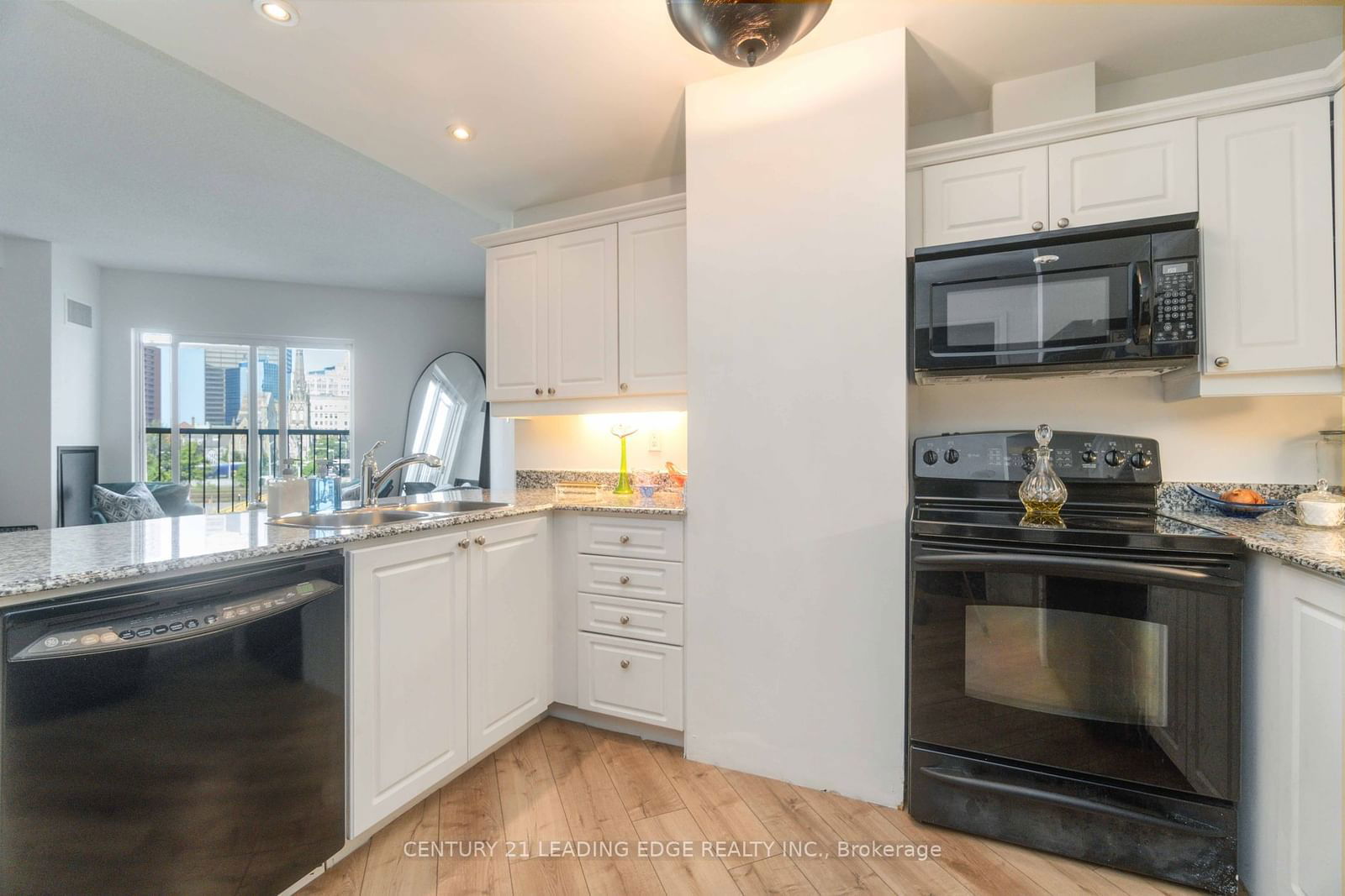 135 James St S, unit 315 for sale - image #8