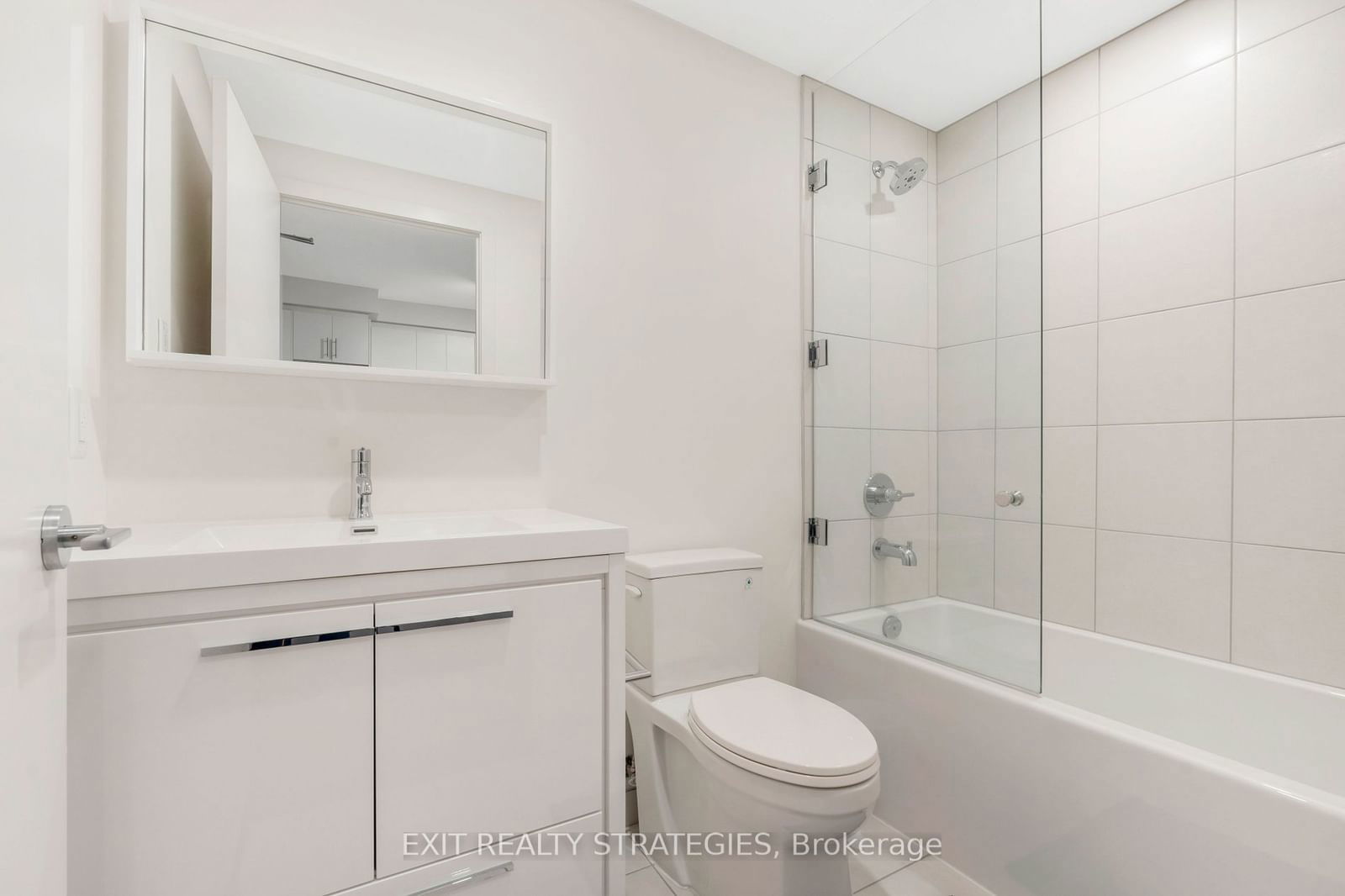 212 King William St E, unit 521 for sale