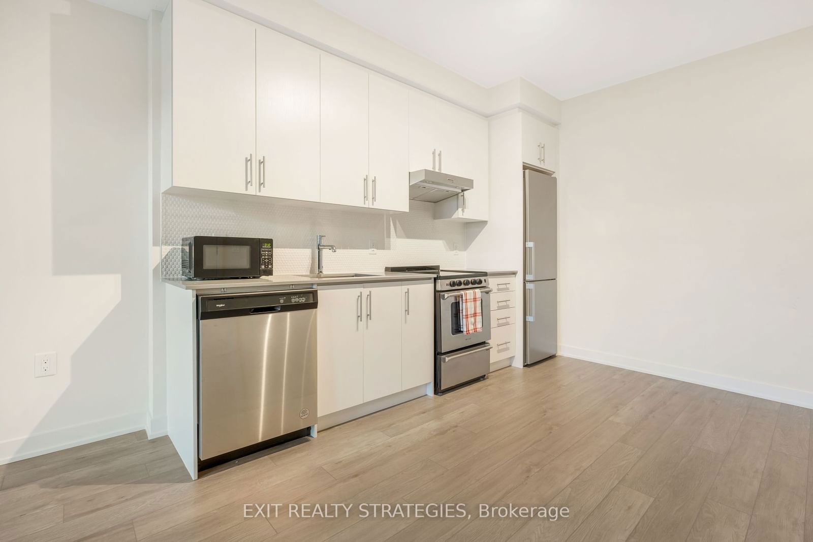 212 King William St E, unit 521 for sale