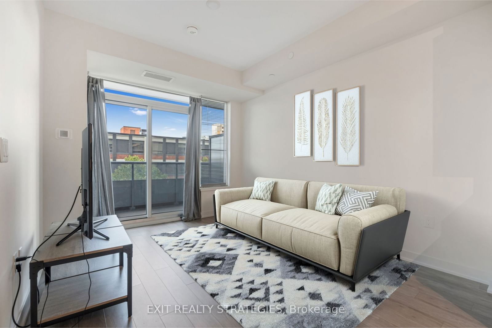 212 King William St E, unit 521 for sale