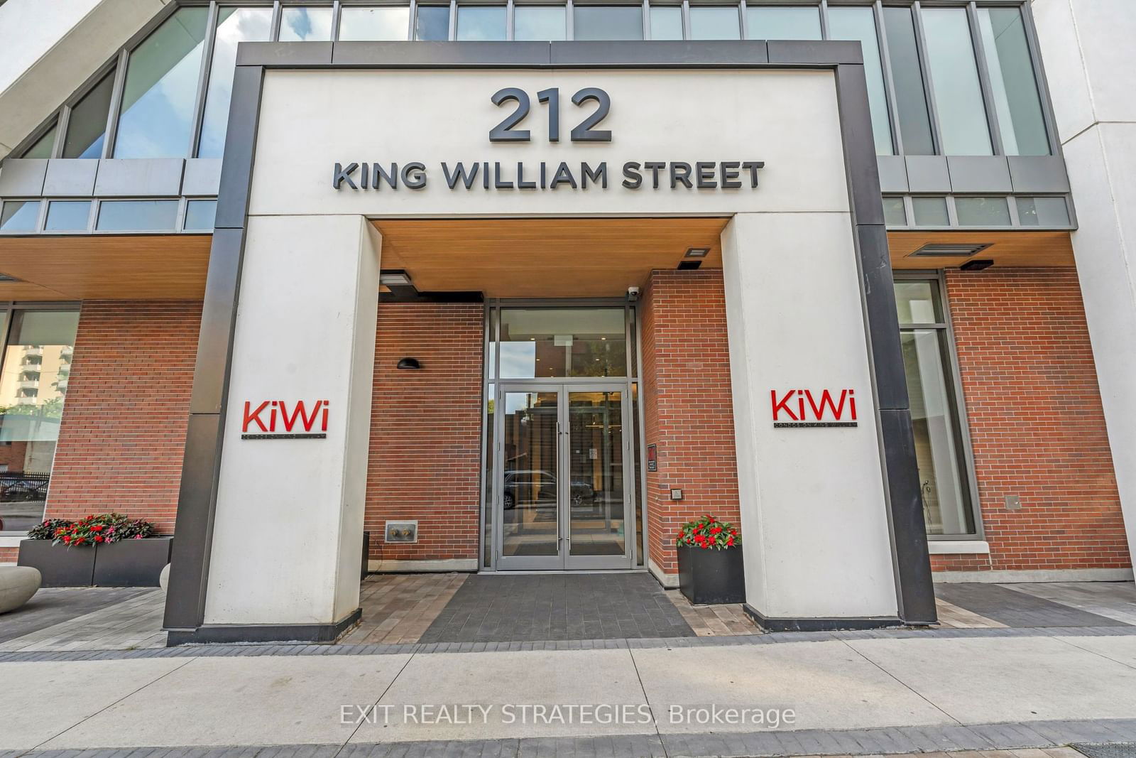 212 King William St E, unit 521 for sale