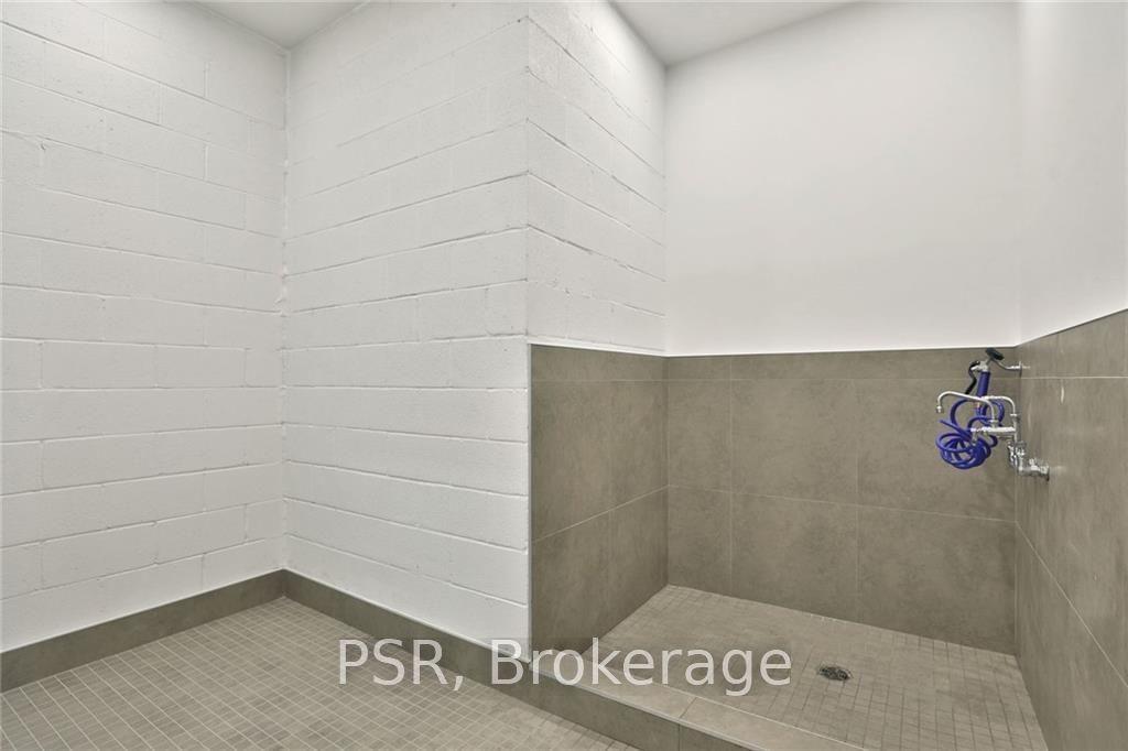 101 Locke St S, unit 515 for rent - image #21