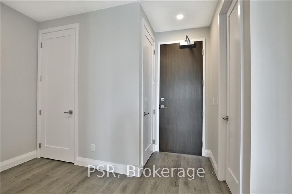 101 Locke St S, unit 515 for rent - image #3