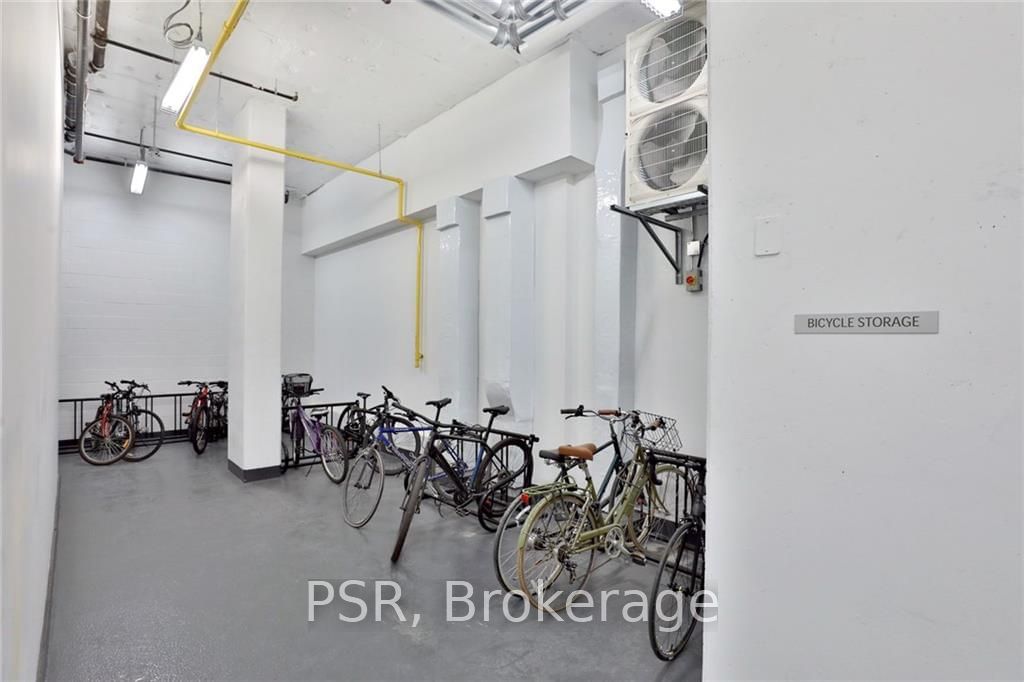 101 Locke St S, unit 515 for rent - image #31