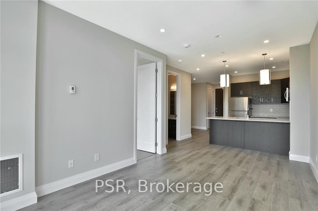 101 Locke St S, unit 515 for rent - image #7