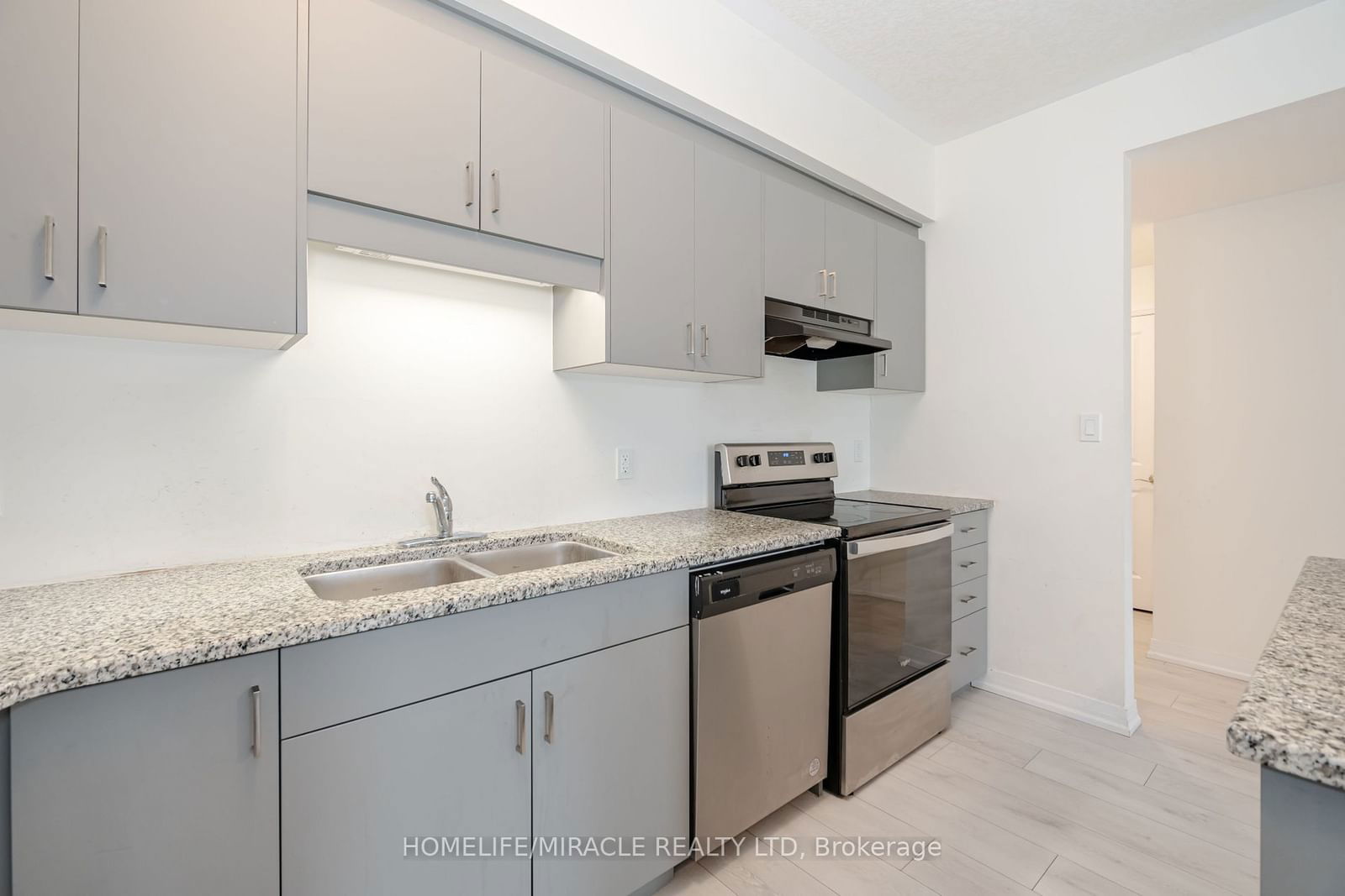 261 Woodbine Ave, unit 83 for rent