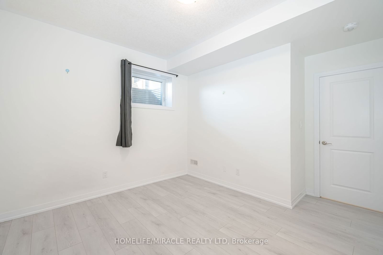 261 Woodbine Ave, unit 83 for rent